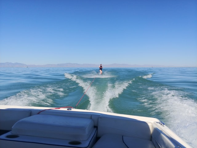 waterskiing learning