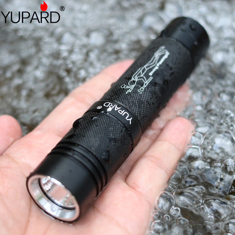 YUPARD  Underwater Flashlight